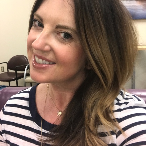 Meet your Posher, Lisa - Picture 2 of 3